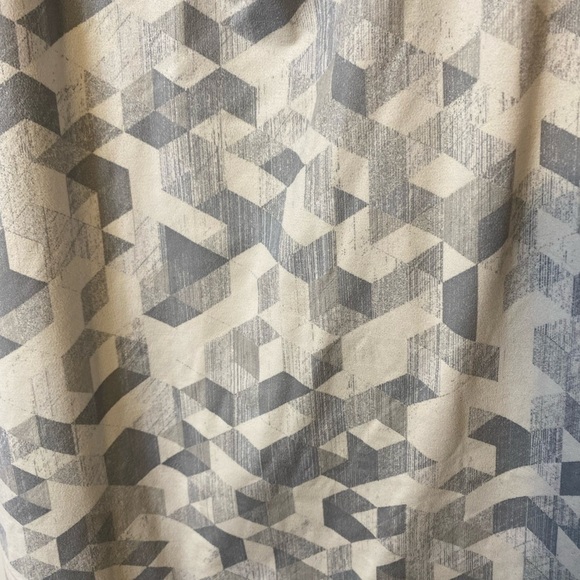 Women’s Athleta Gray and White Razor Back Tank Top Size Medium - Picture 6 of 7